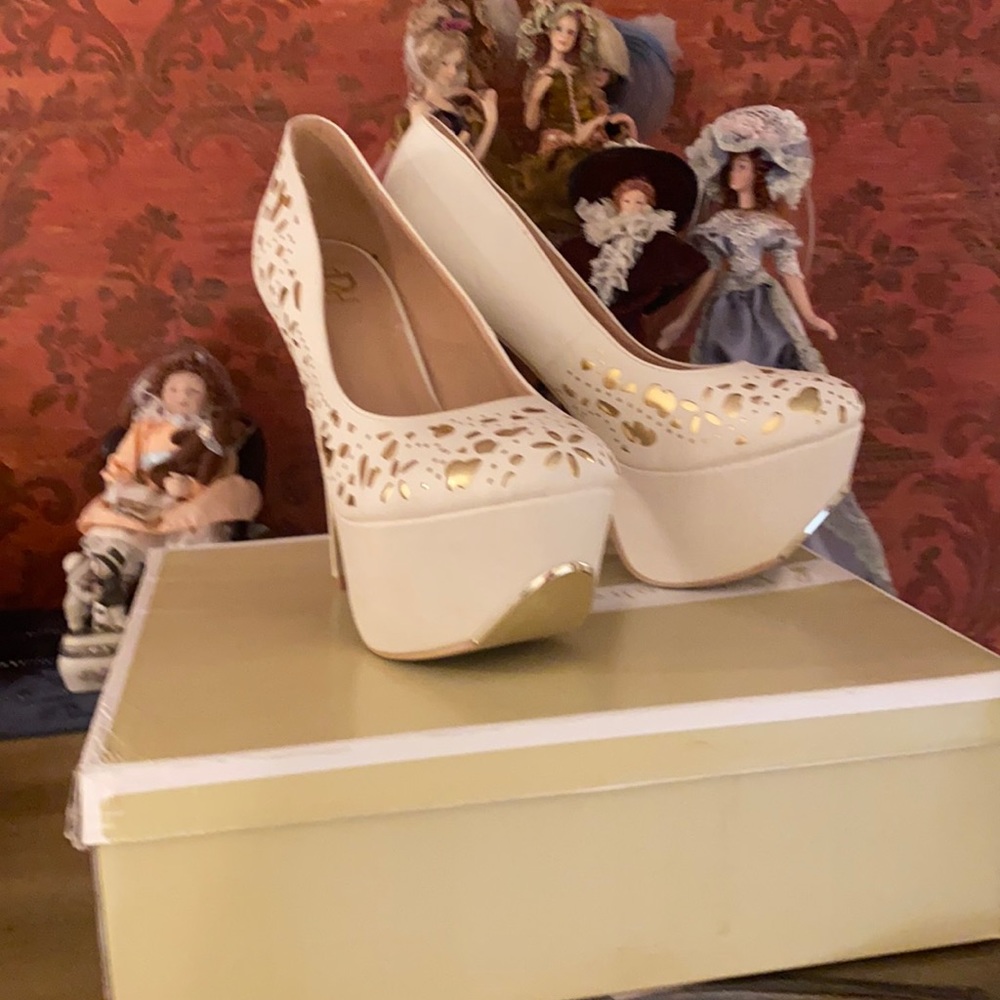 Fahrenheit High Heels!!